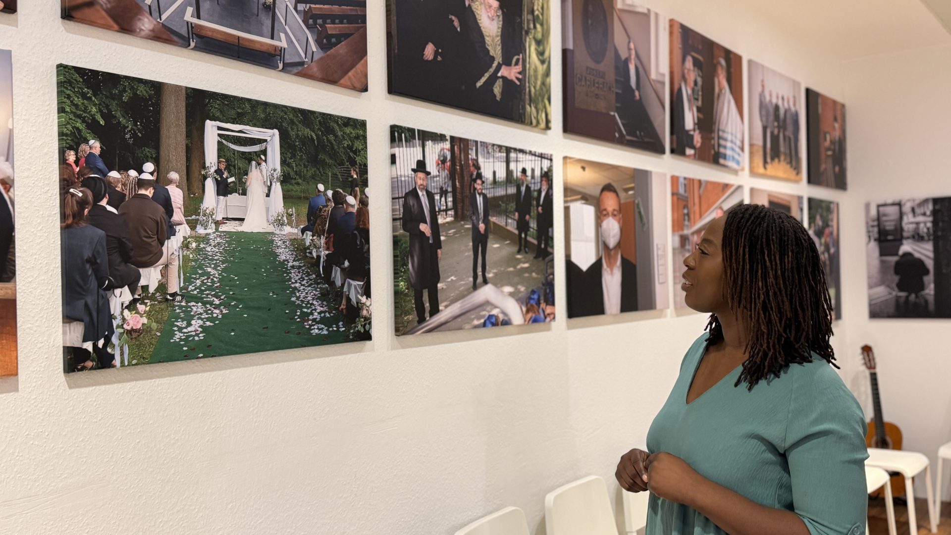Gemeinsam für Vielfalt – Irene Appiah MdHB besucht Ausstellung ‚Tikvah – Die Hoffnung