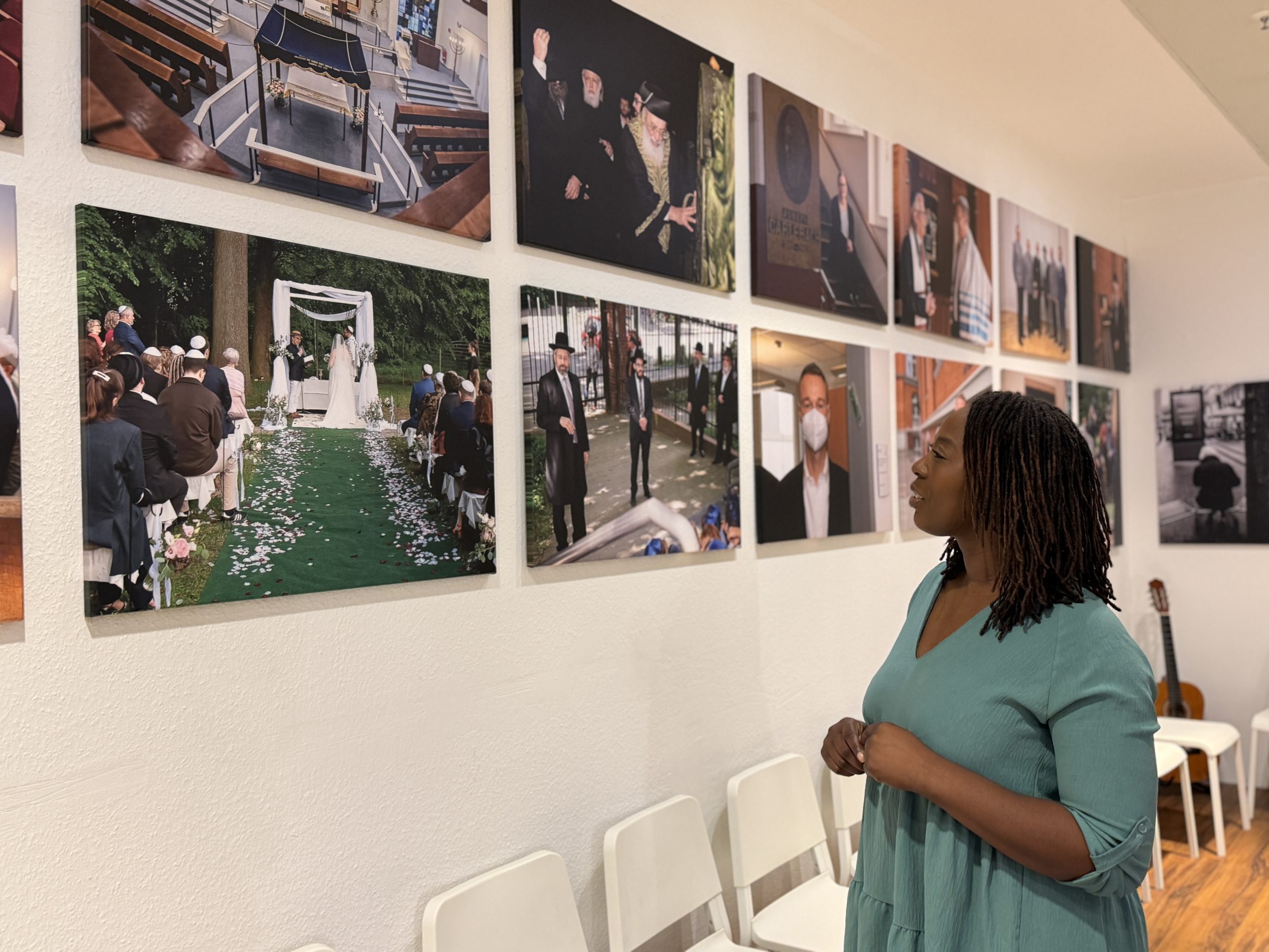 Gemeinsam für Vielfalt – Irene Appiah MdHB besucht Ausstellung ‚Tikvah – Die Hoffnung