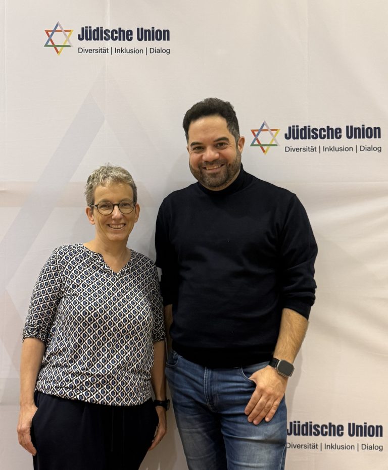 Letzte Woche hatten wir die große Freude, Wiebcke Fuchs, Mitglied der Linksfraktion in der Bezirksversammlung Hamburg-Nord, bei uns willkommen zu heißen.