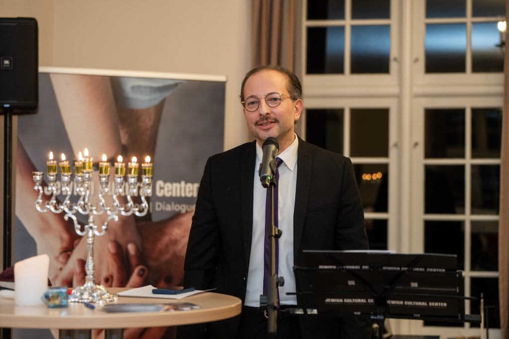 Hassan Bashloughi, Vorstandsmitglied des MTO-Sufi-Verbands und Gemeindereferent in Hamburg | Foto: © Shendl Copitman
