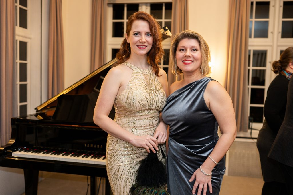 Vera Bogdanchikova, Klavier (rechts) & Julia Appel (Sopran)